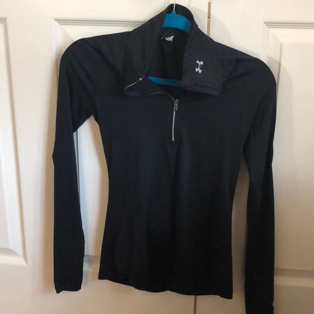 UA pullover
